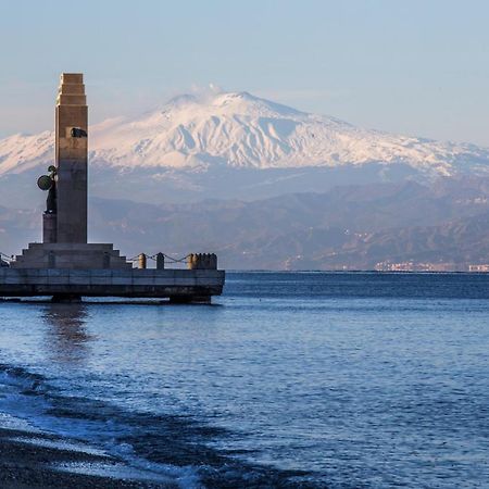 La Casa Di Nausicaa - Vespero Apartment Reggio di Calabria Bagian luar foto